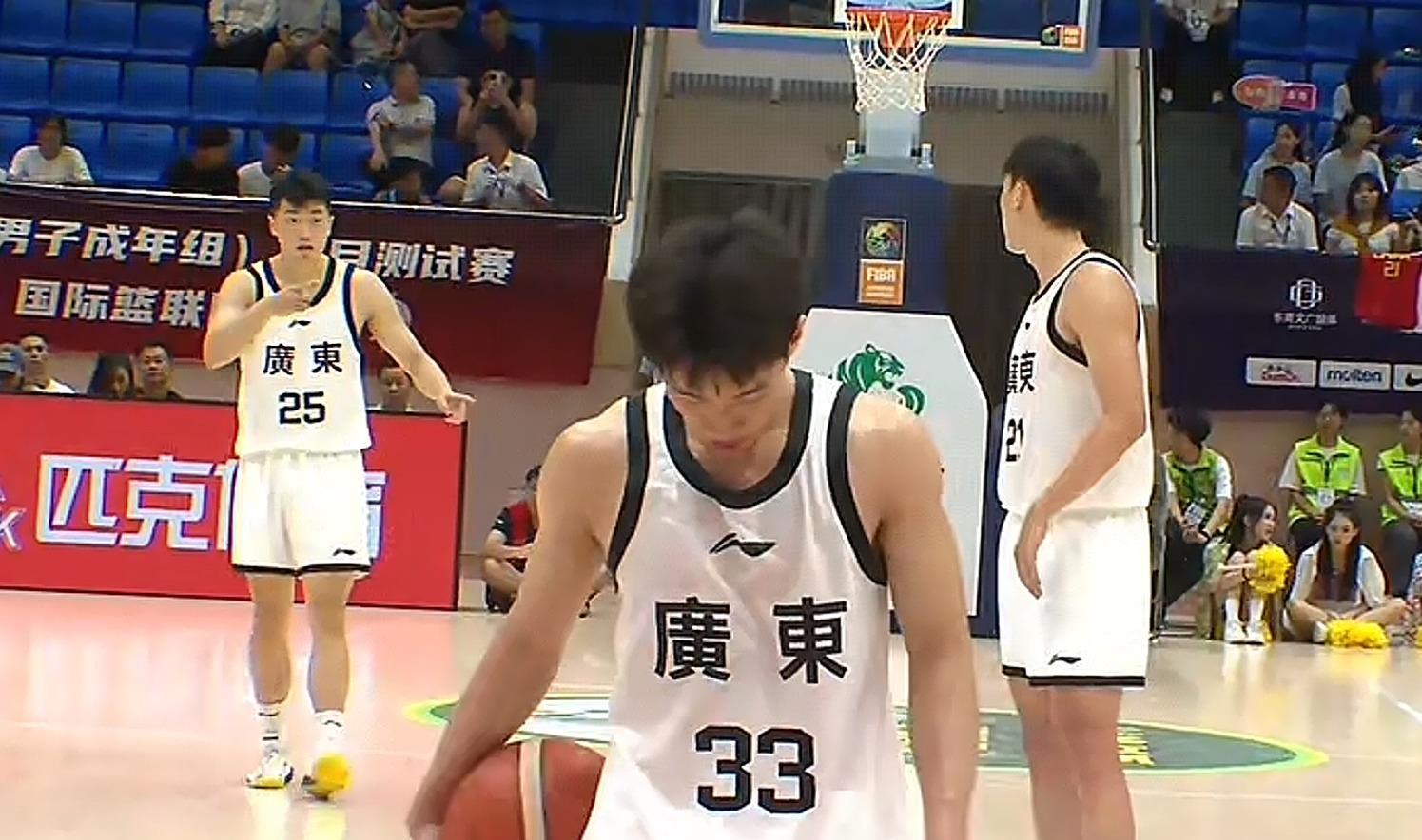 男子篮球挑, 张文逸拒绝, 热身赛中